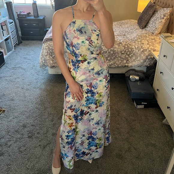 WORN ONCE - J.O.A. LOS ANGELES Floral Dress - Picture 4 of 13